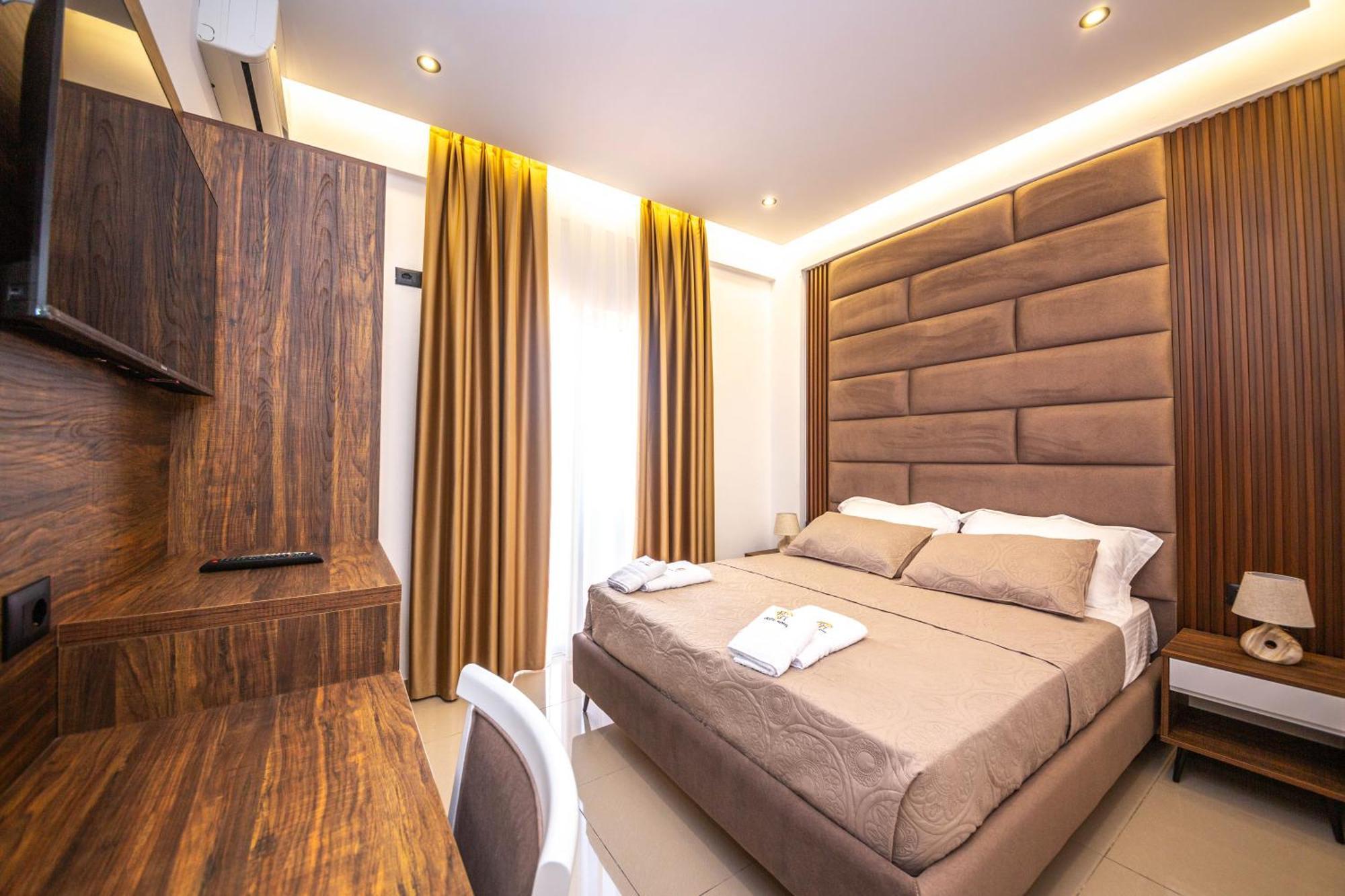 Hotel New Crystal คซามิล ภายนอก รูปภาพ